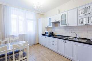 Апартаменты Apartment with two Bedroom on Bazhana 8b Киев-6